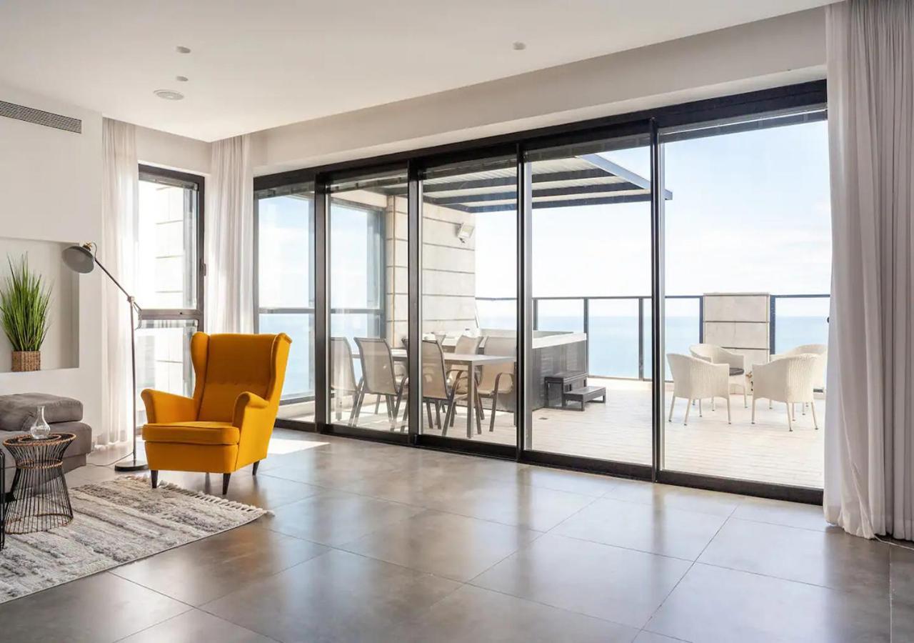 Апартаменты Oַ&O Group- Luxury Penthouse Jacuzzi Sea 36 Floor Бат-Ям Экстерьер фото