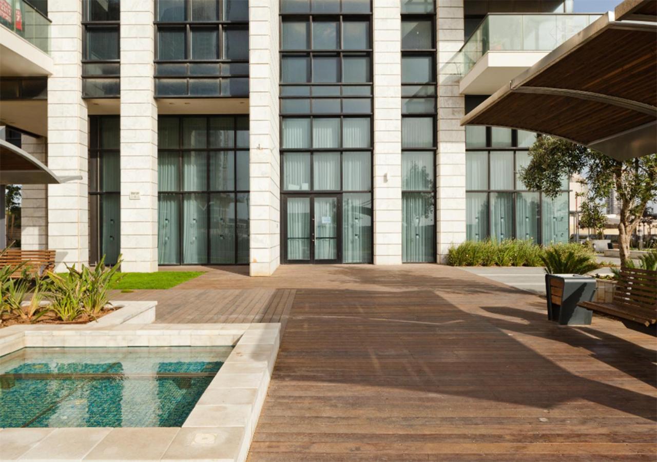 Апартаменты Oַ&O Group- Luxury Penthouse Jacuzzi Sea 36 Floor Бат-Ям Экстерьер фото