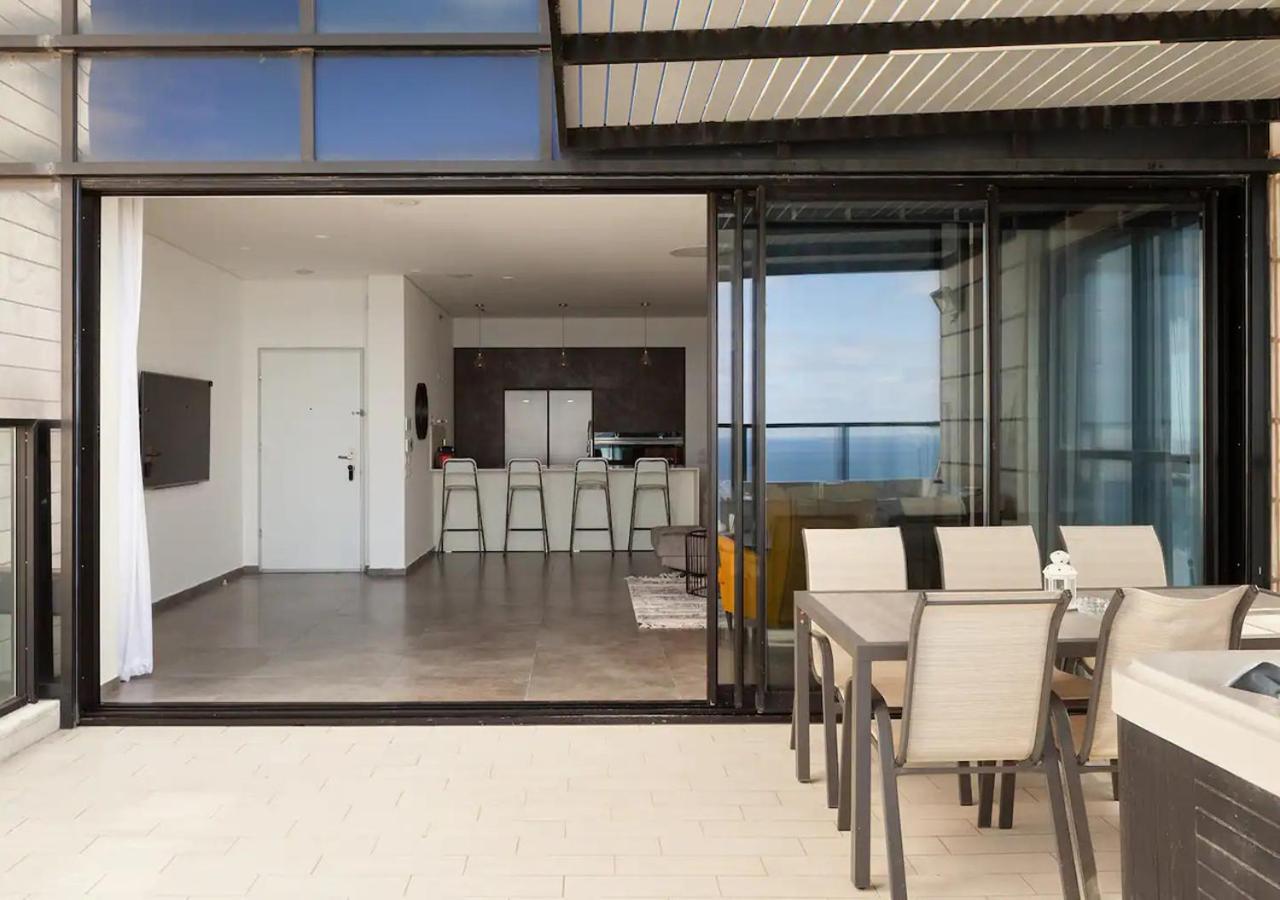 Апартаменты Oַ&O Group- Luxury Penthouse Jacuzzi Sea 36 Floor Бат-Ям Экстерьер фото