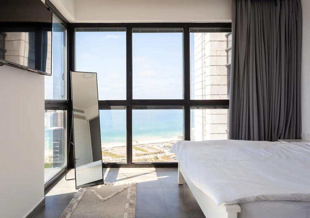 Апартаменты Oַ&O Group- Luxury Penthouse Jacuzzi Sea 36 Floor Бат-Ям Экстерьер фото