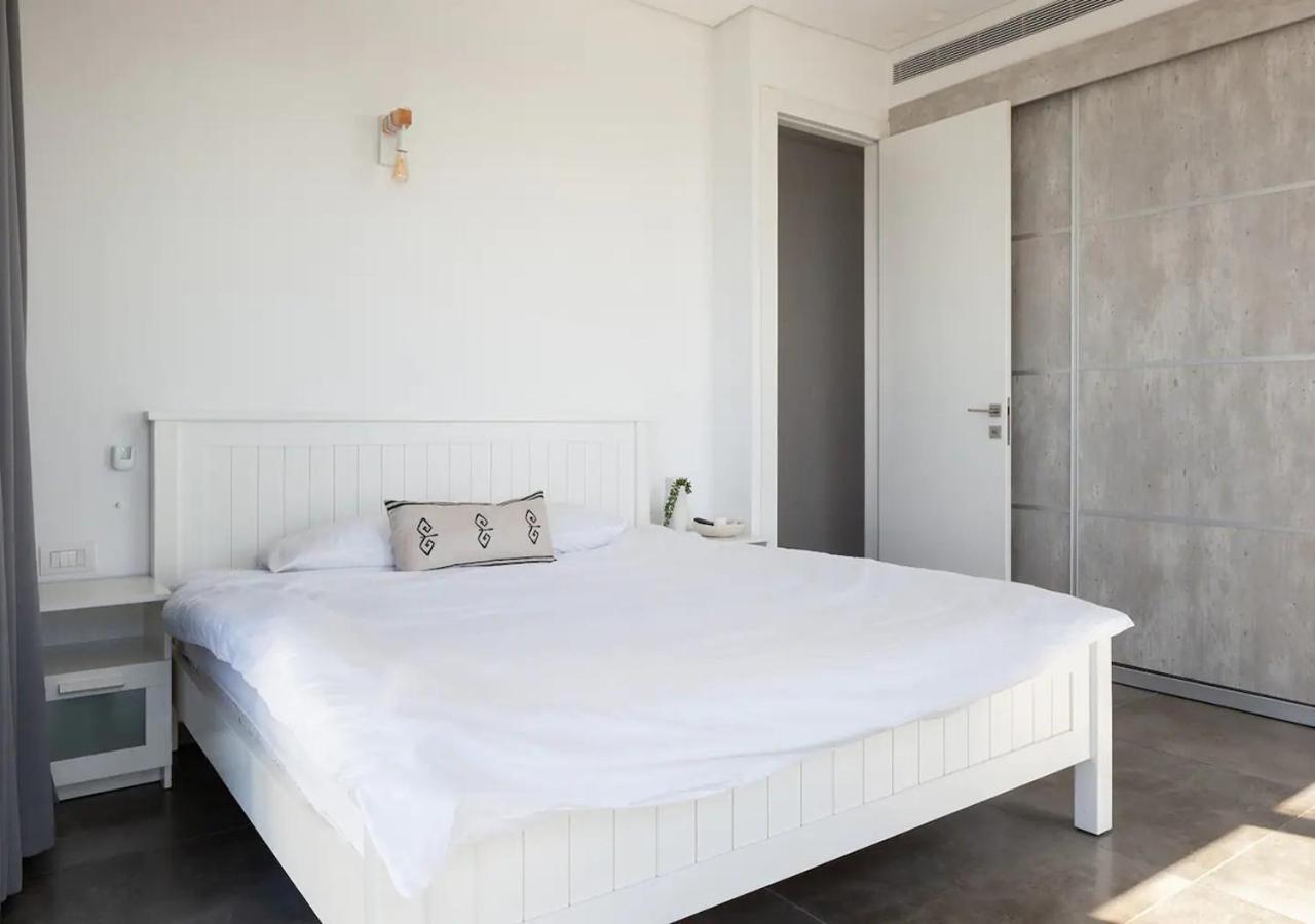 Апартаменты Oַ&O Group- Luxury Penthouse Jacuzzi Sea 36 Floor Бат-Ям Экстерьер фото
