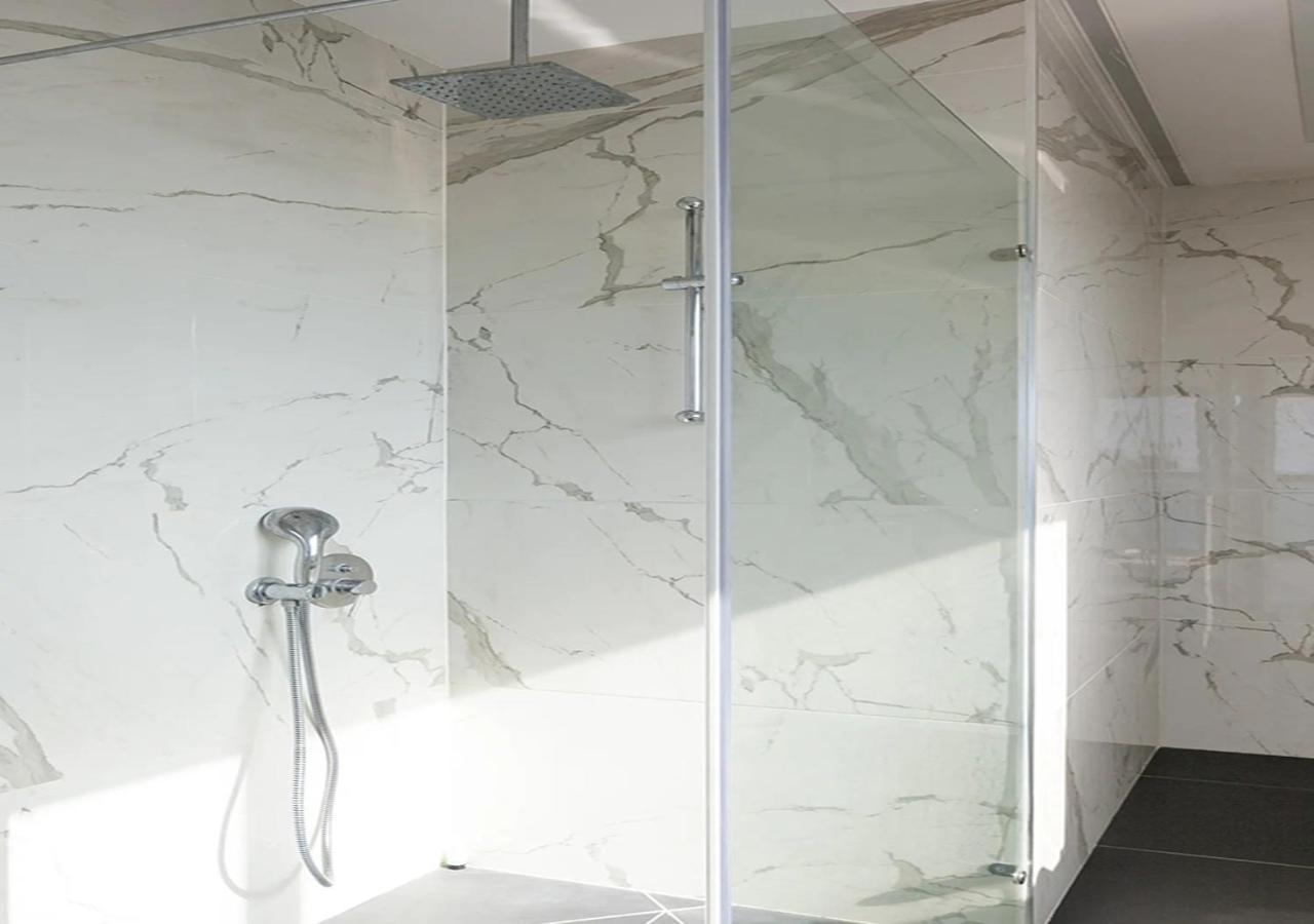 Апартаменты Oַ&O Group- Luxury Penthouse Jacuzzi Sea 36 Floor Бат-Ям Экстерьер фото