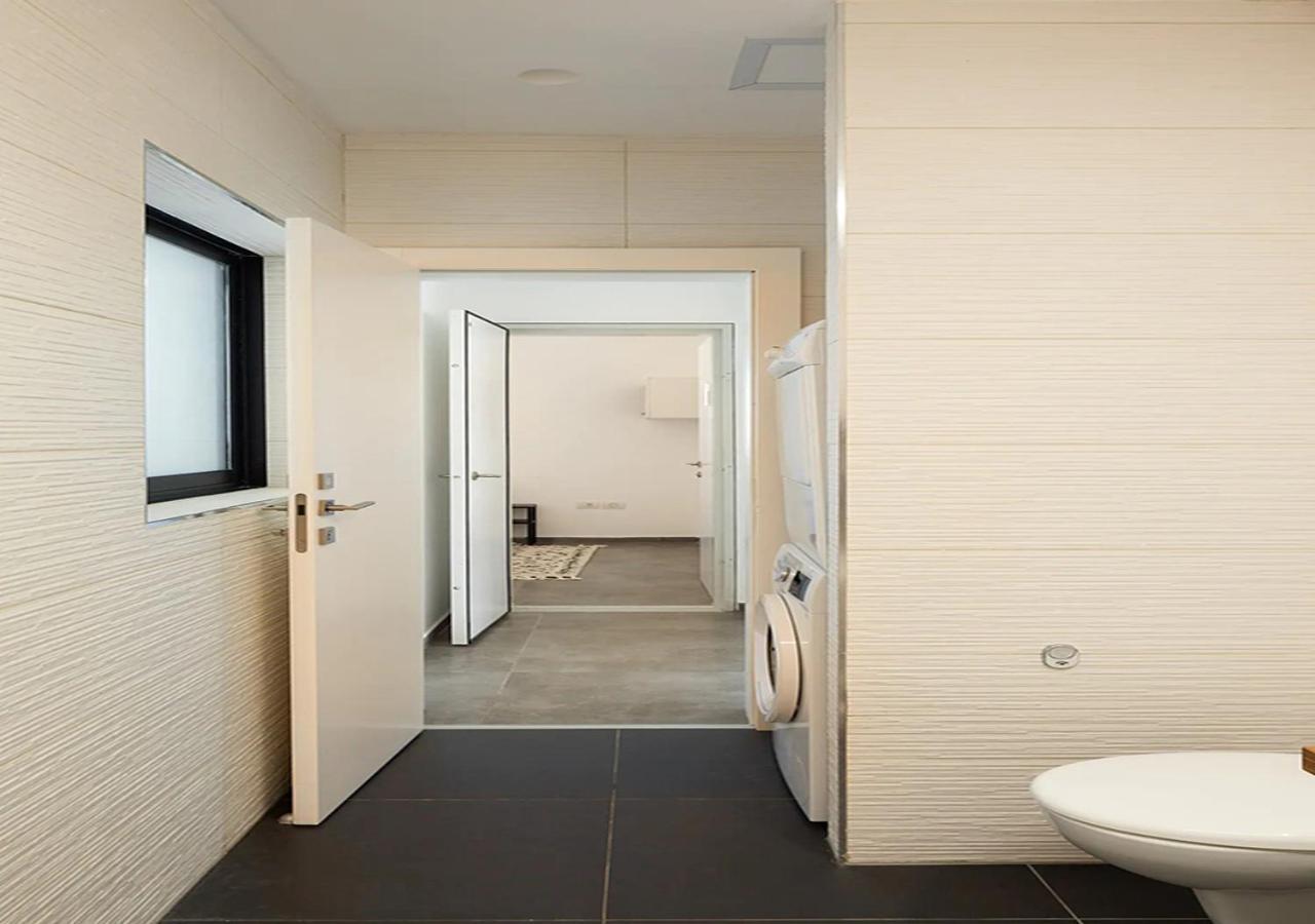 Апартаменты Oַ&O Group- Luxury Penthouse Jacuzzi Sea 36 Floor Бат-Ям Экстерьер фото